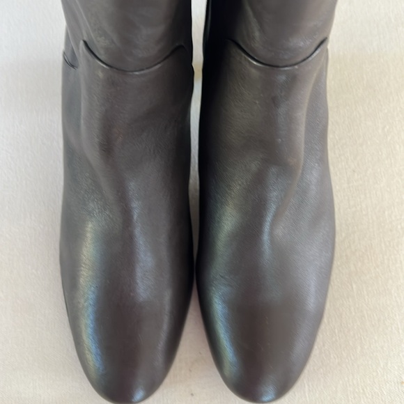 Dark brown leather Bloomingdales Kristiana boots w 3” heel - Picture 5 of 9